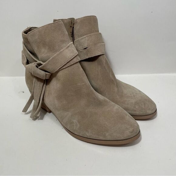 NWT Guess Beige Leather Heeled Booties - Picture 2 of 8